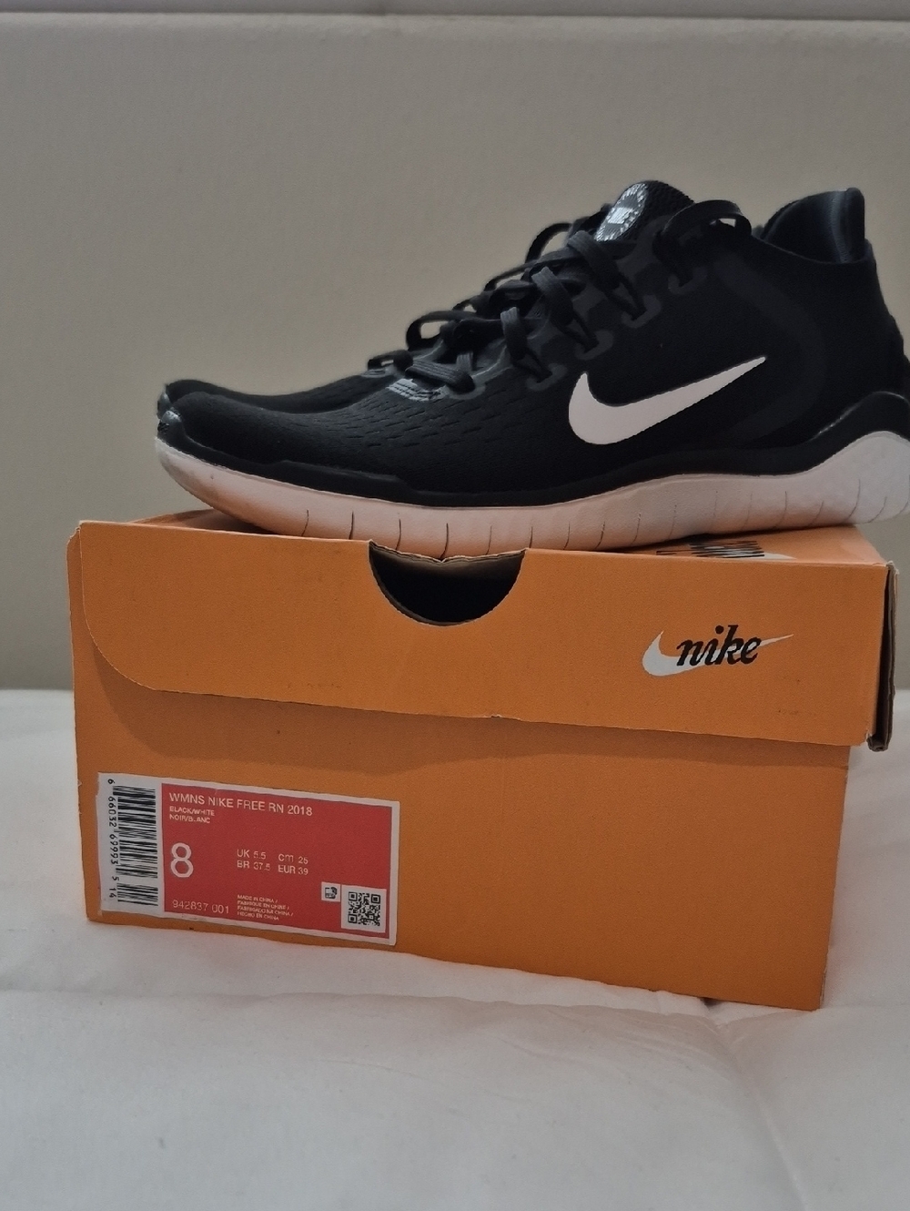 Nike Black and White/Black Women's Lightweight Training Sneakers